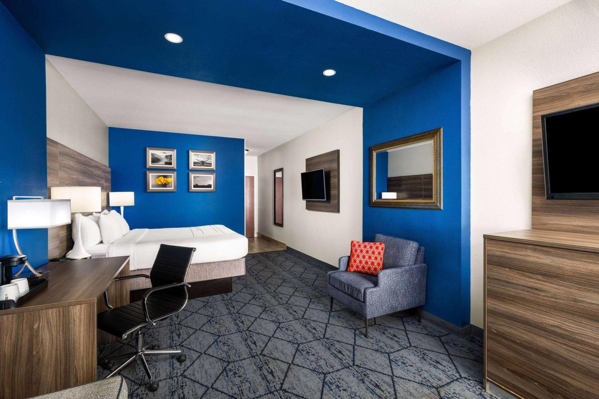 La Quinta By Wyndham Denton - University Drive Екстериор снимка